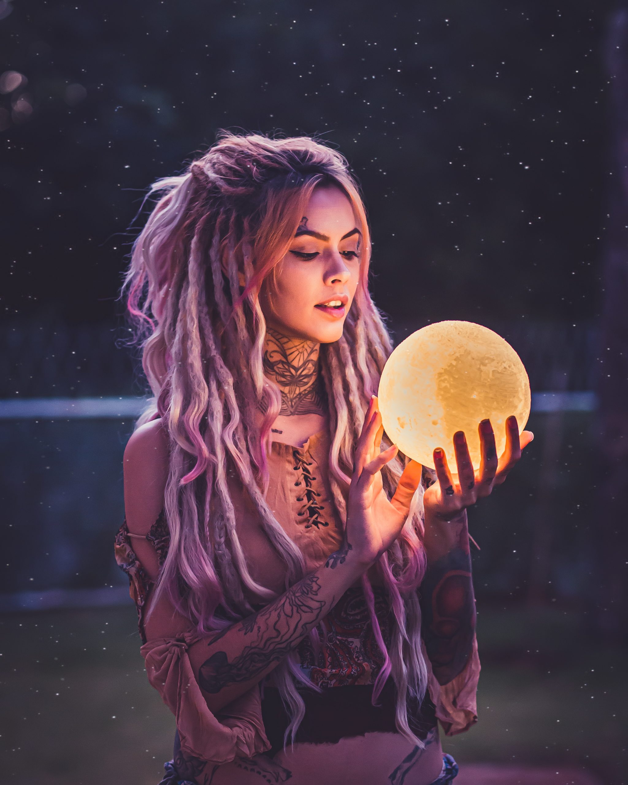 moon-crystal-ball-divination